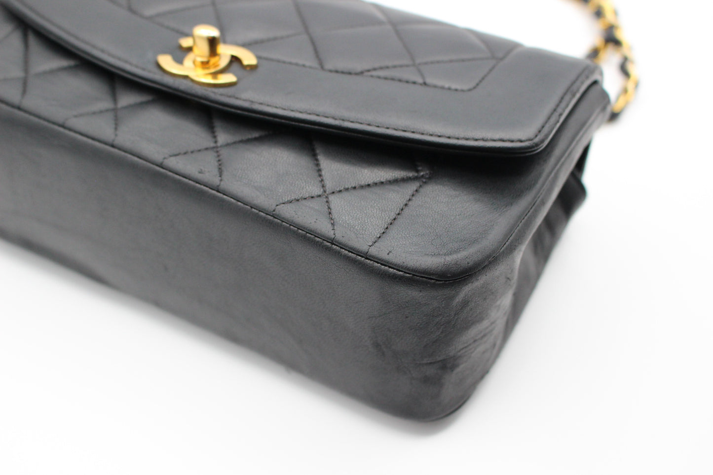 Chanel Diana Matelasse Lambskin Single Flap Single Chain Bag