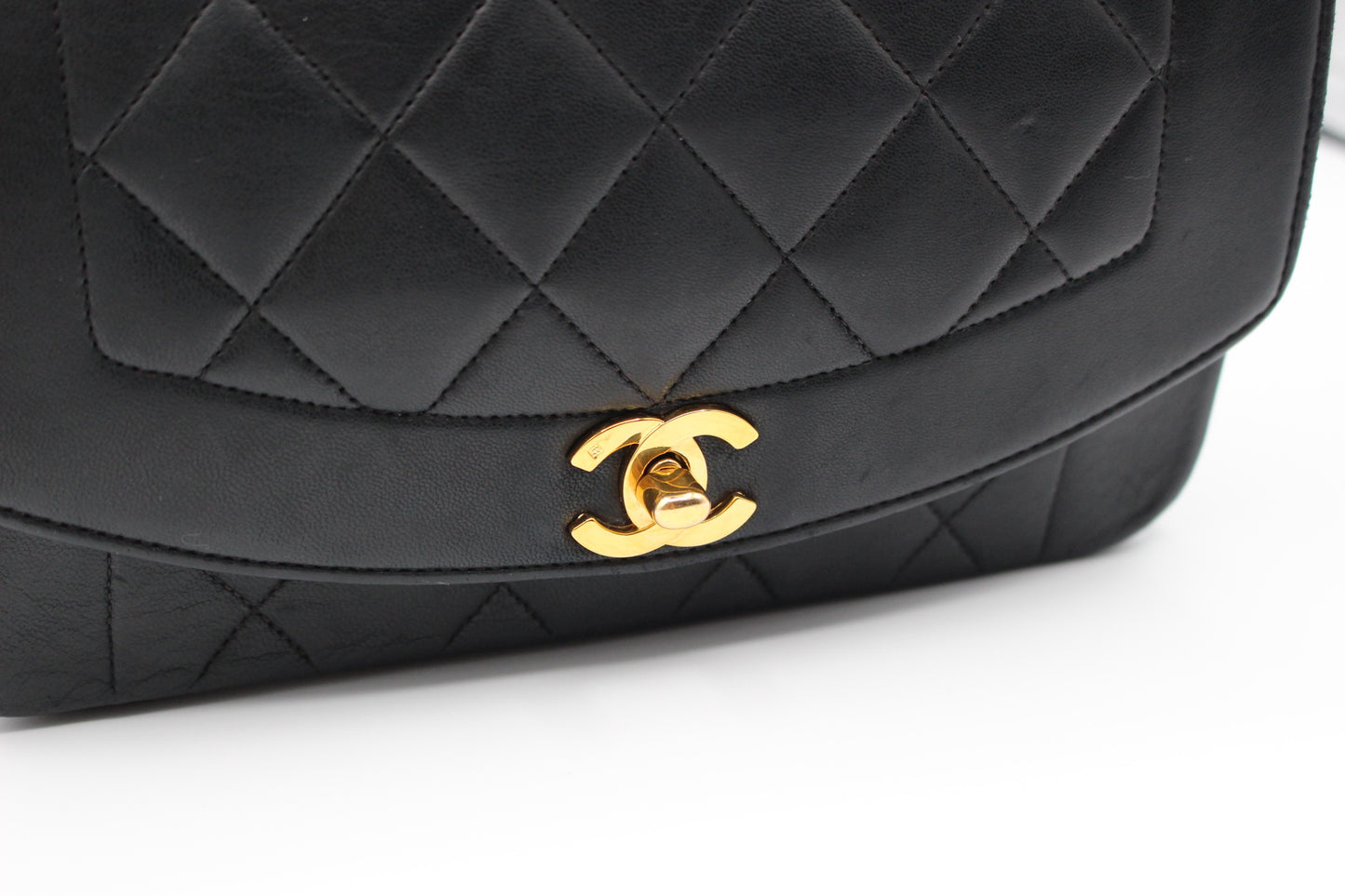 Chanel Diana Matelasse Lambskin Single Flap Single Chain Bag
