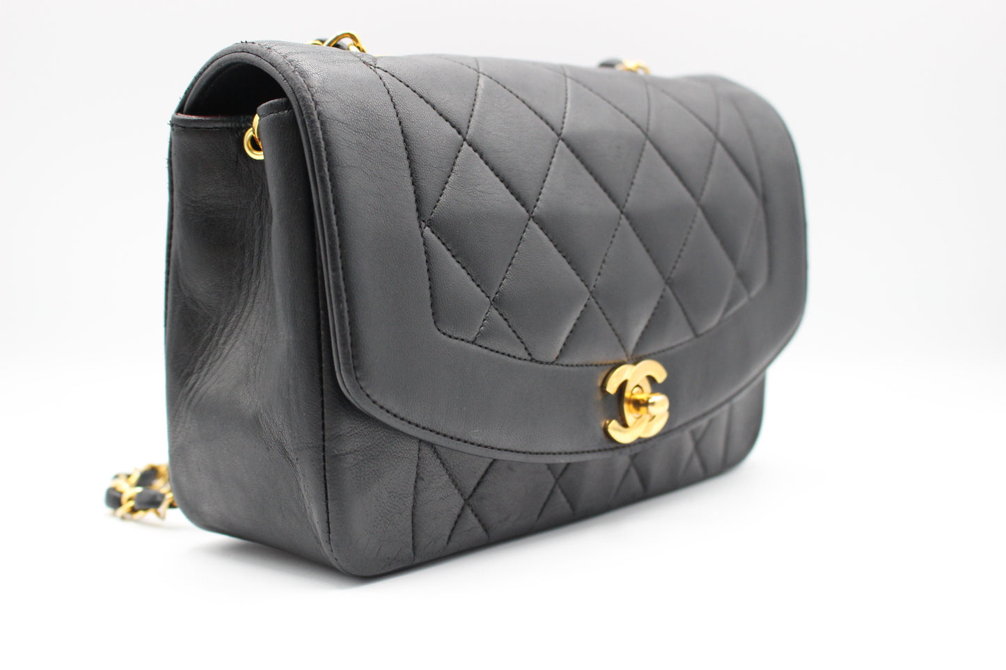 Chanel Diana Matelasse Lambskin Single Flap Single Chain Bag