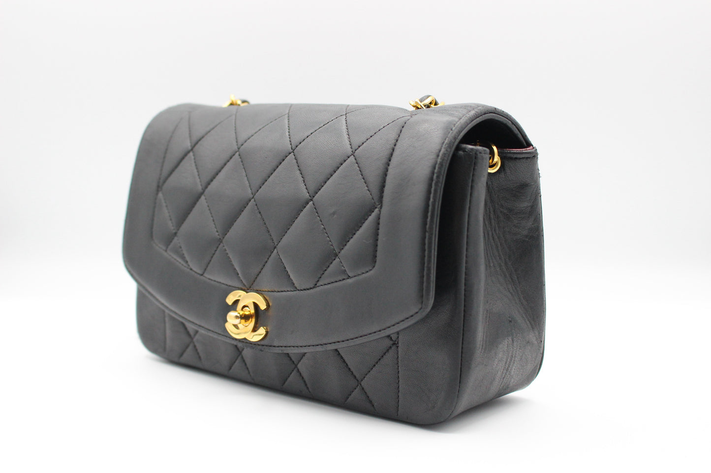 Chanel Diana Matelasse Lambskin Single Flap Single Chain Bag