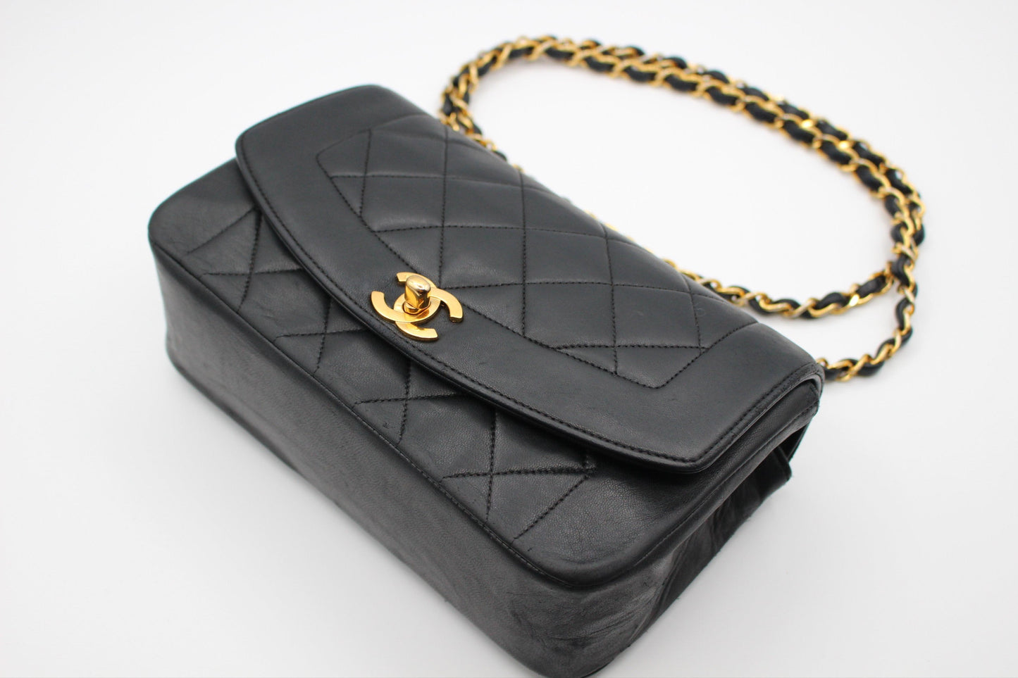 Chanel Diana Matelasse Lambskin Single Flap Single Chain Bag